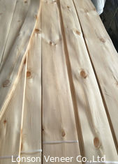 0.7mm Knotty Pine Veneer Roll Pinus โรตารี่ตัดแผ่นไม้อัด MDF ไม้