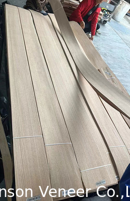ชิ้นสี่ตัดอเมริกัน Red Oak Veneer Panel สินค้าเกรด AAA ในคลัง 120.000 / SQM