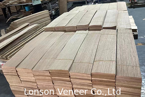ยุโรป พื้นไม้ Oak ขาว ฟูเนียร์ AB เกรดสีเบา 0.6 ความหนา