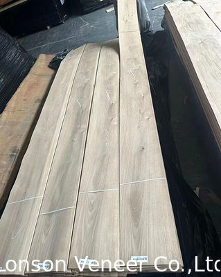 0.5mm Knotty Grade White Oak Wood Veneer สําหรับประตูเฟอร์นิเจอร์สไตล์เรโทร